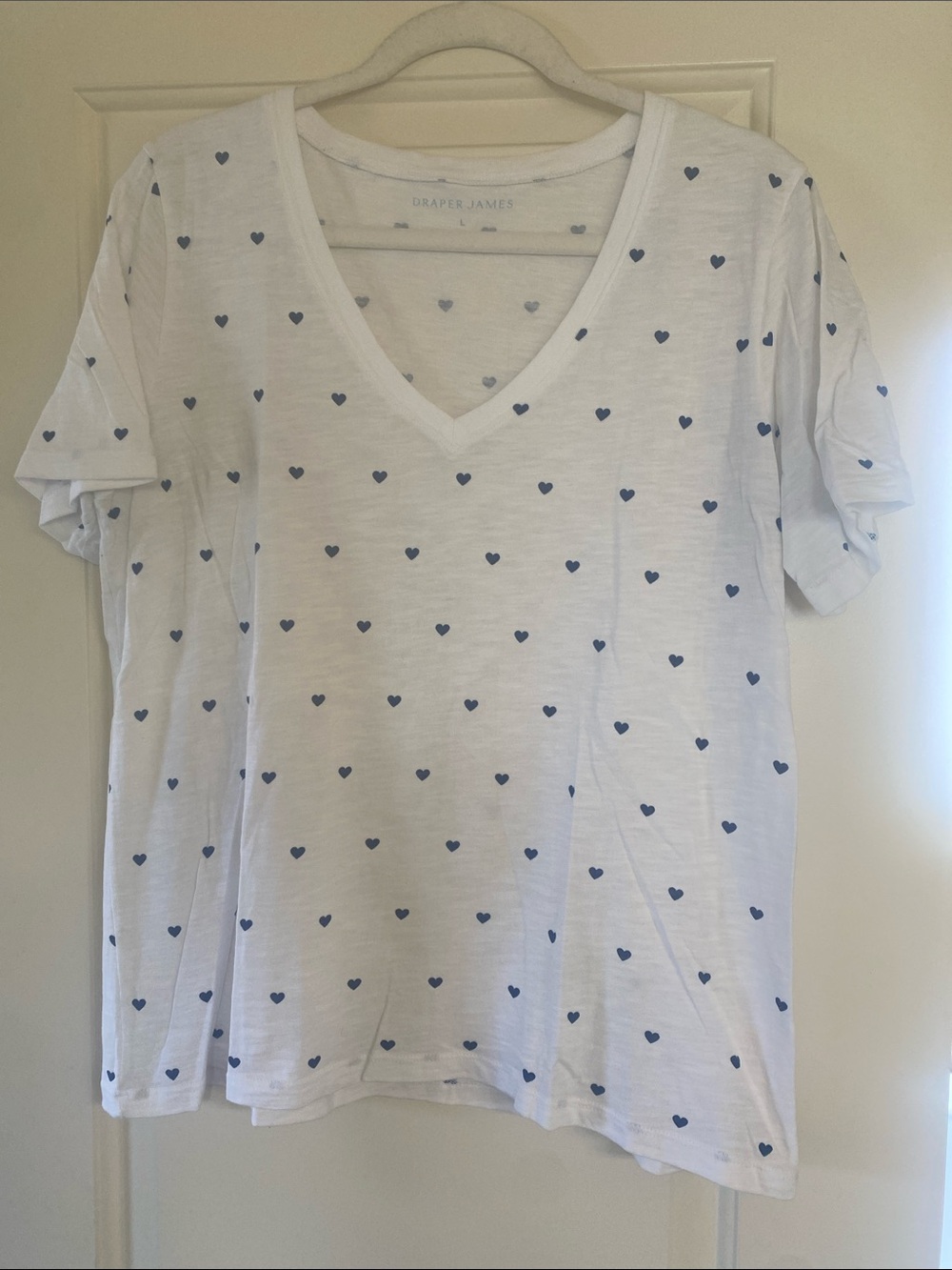 Draper James White V-Neck Tee with Navy Heart Print